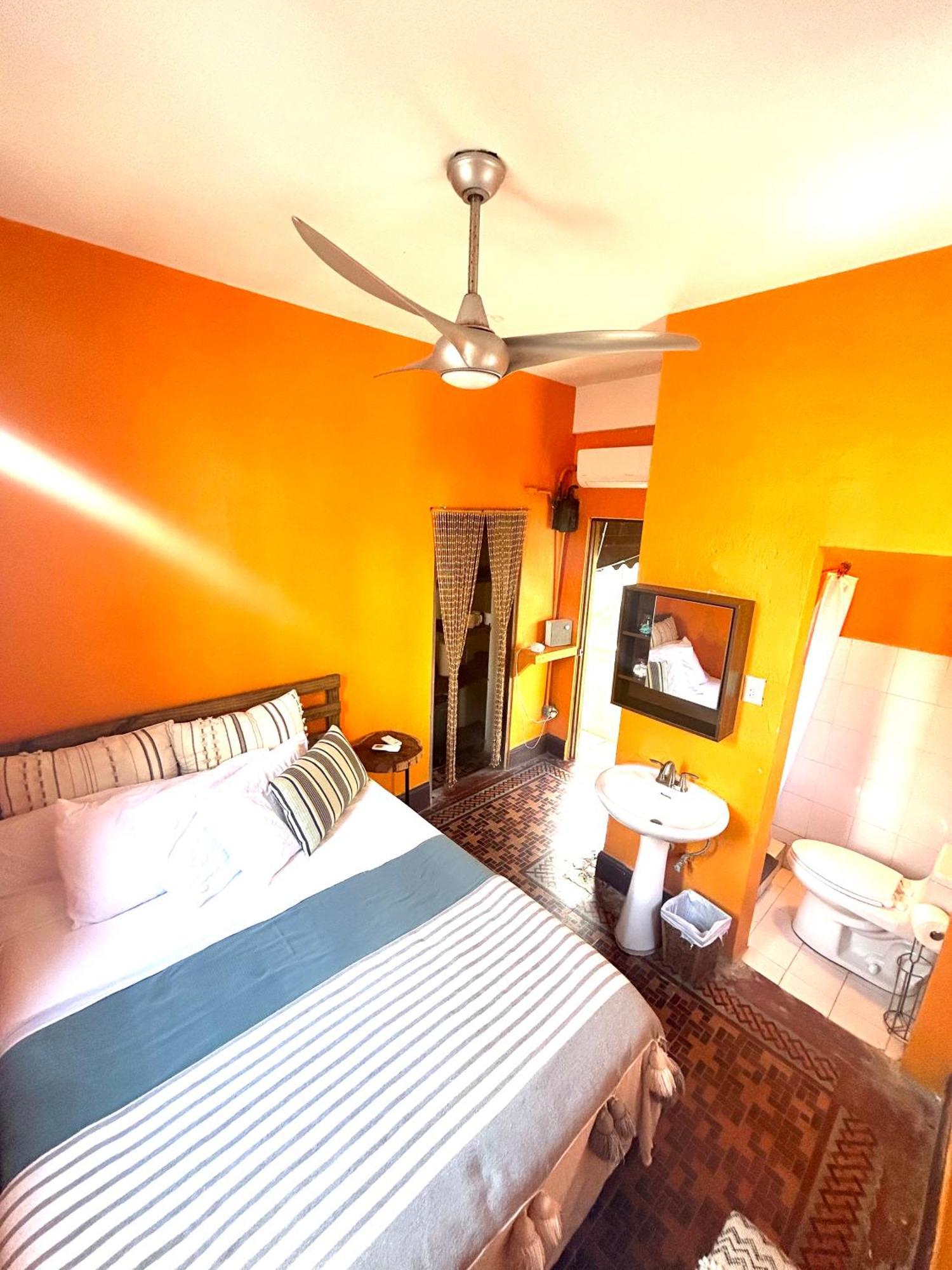 Fresh Tropical Colonial Style Walk-Up- Rooftop Terrace- Beach View San Juan Exterior foto